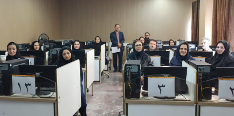 جلسه هم‌اندیشی  سرپرست جدید کتابخانه مرکزی با کتابداران